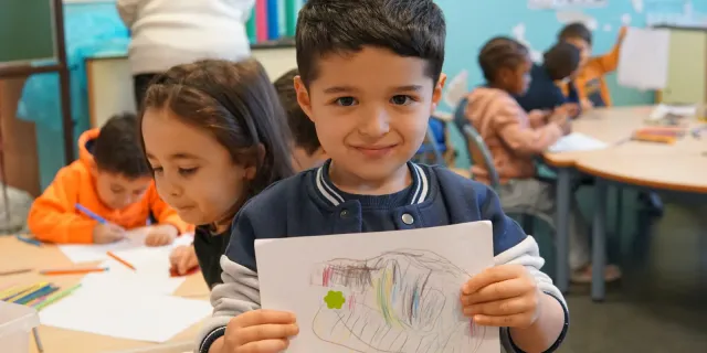 Jeunes enfants en atelier de création au Centre Social de l’Hommelet