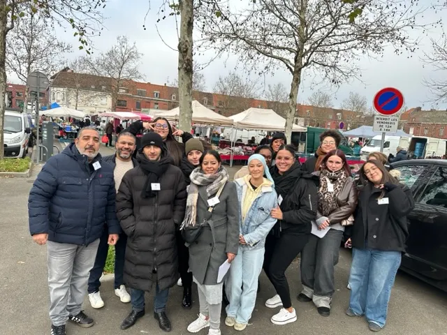 Rencontre avec les habitants dans le quartier, lors de la concertation du projet social en décembre 2025